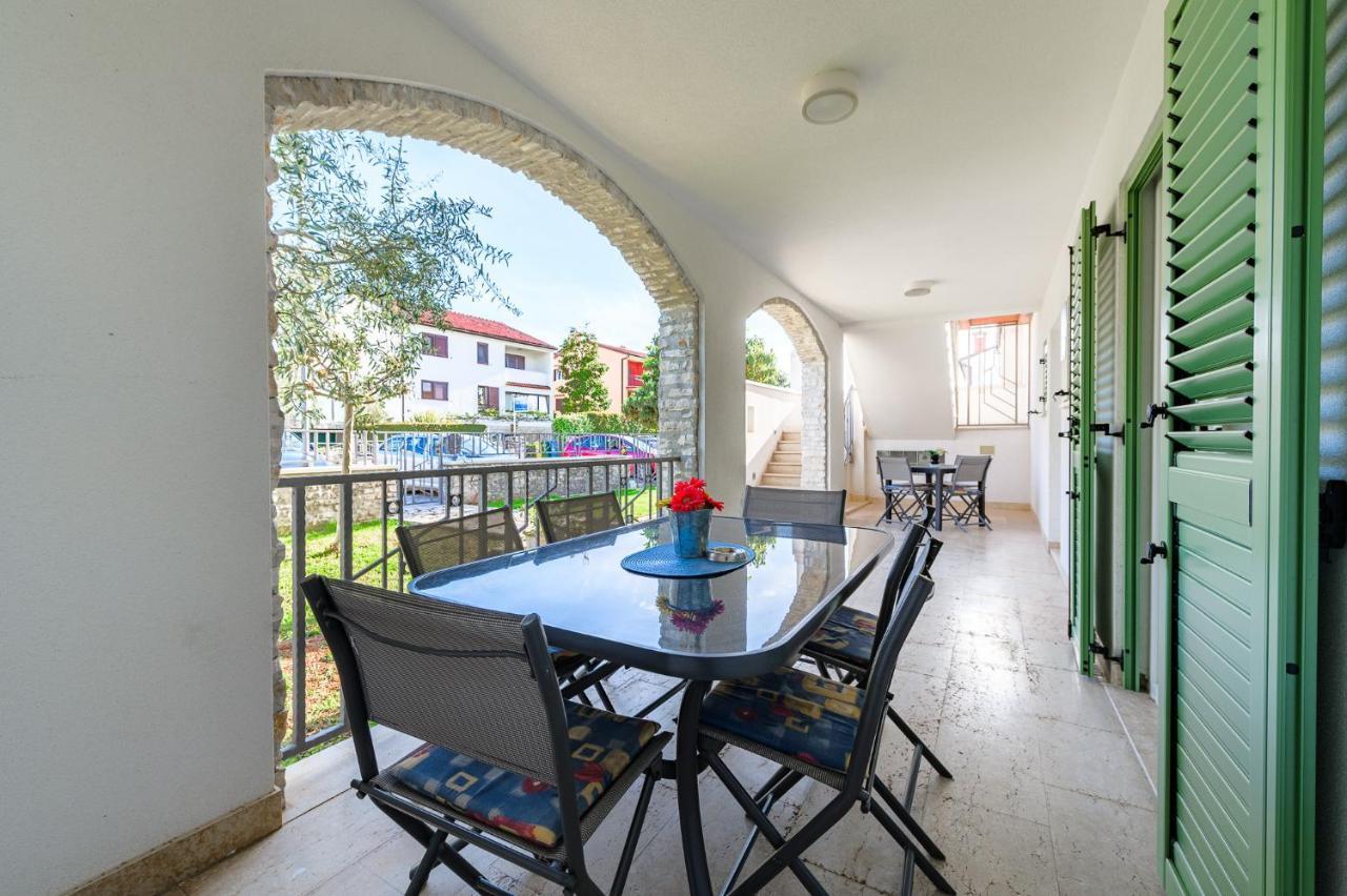 Apartman Inteuro Poreč Exterior foto